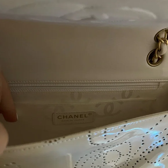 🌸 Chanel Medium Classic Flap - Camelia Ivory Patent Leather 🌸 - Picture 11 of 13